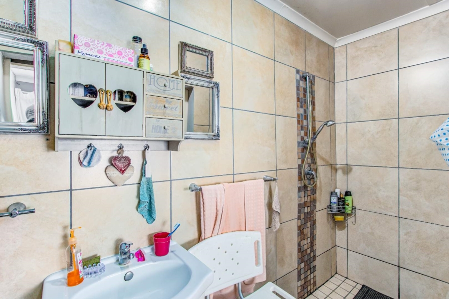 15 Bedroom Property for Sale in Hekpoort North West